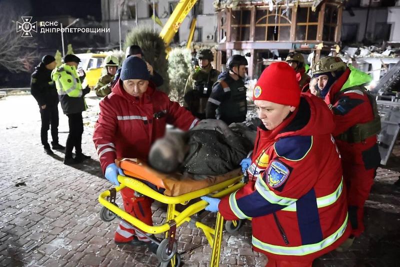 Атака на готель у Кривому Розі: чотири жертви, волонтери залишилися неушкодженими - Зеленський.