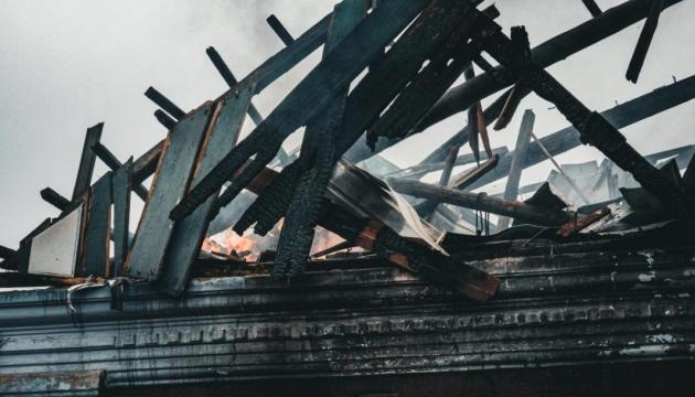У Дніпропетровській області під уламками зруйнованого будинку, що постраждав від атаки КАБ, було виявлено тіло жінки.