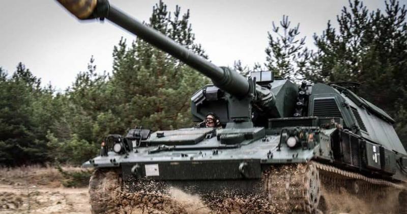 Ворог не послаблює свій натиск на південних рубежах, продовжуючи артилерійські обстріли, здійснюючи авіаудари та активно використовуючи FPV-дрони, повідомляють Сили оборони.