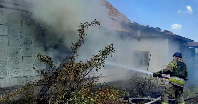 Рашисти завдали удару КАБами по Великомихайлівській громаді у Дніпропетровській області: двоє осіб загинули.