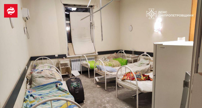 У Кам'янському внаслідок російського ракетного обстрілу лікарні загинула 23-річна жінка в положенні.