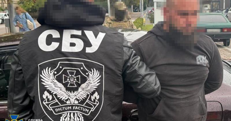 За суму від 2 до 15 тисяч доларів організовували втечу за межі країни: СБУ затримала чотирьох фігурантів 