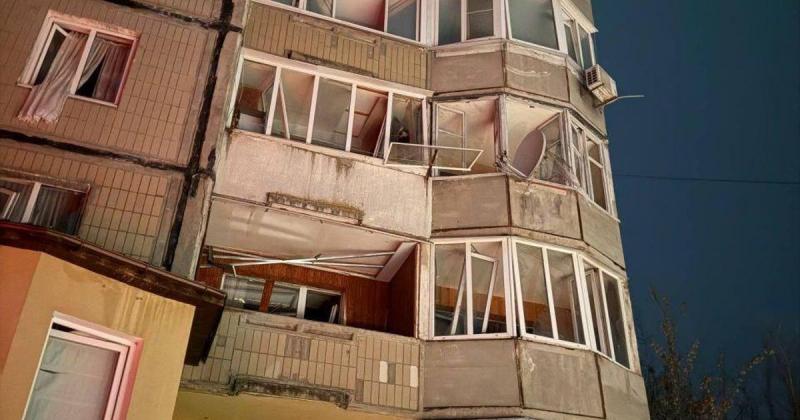 Російські агресори здійснили напад на Білу Церкву з використанням безпілотних літальних апаратів: двоє людей отримали травми, зруйновані житлові будівлі. ФОТОрепортаж.