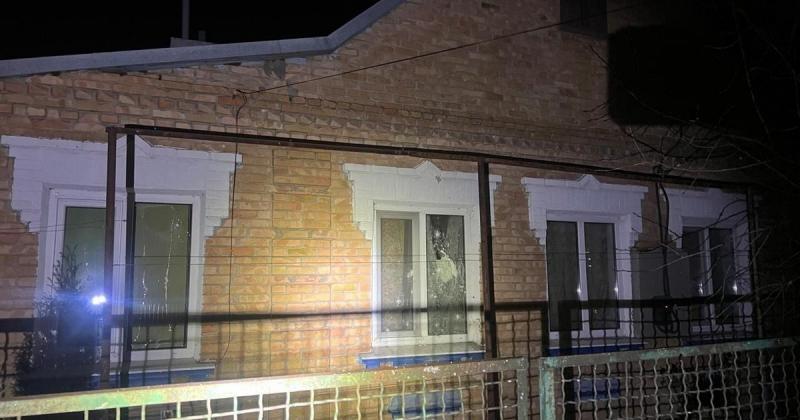 Вночі противник здійснив обстріл території Нікопольщини, внаслідок чого постраждали житлові будинки. Дивіться наш фотозвіт.