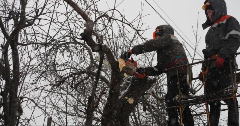 Росія атакувала енергетичні об'єкти, внаслідок чого без електрики залишилися споживачі в чотирьох регіонах -- Delo.ua.