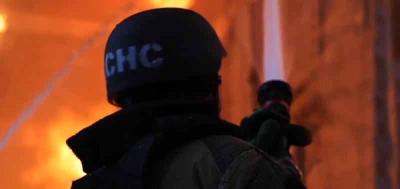 Обласний центр України з самого ранку опинився у епіцентрі абсолютного безладу: вражаючі масштаби вогняних спалахів та руйнувань.