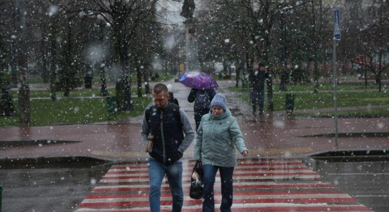 Після снігу з дощем очікується невелике підвищення температури: якою ж буде погодна обстановка в Україні в найближчі дні?