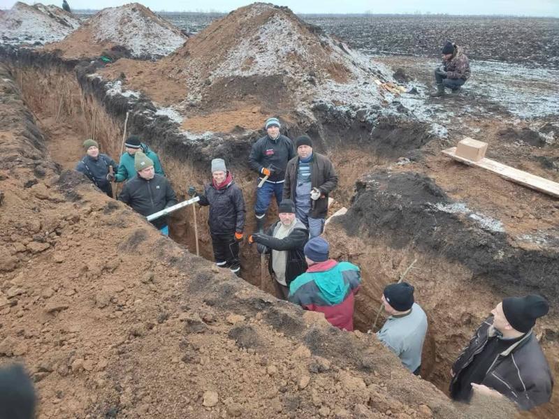 Дубенчани риють окопи в Дніпропетровській області. Україна - Новини Рівного та регіону  --  Рівне Вечірнє