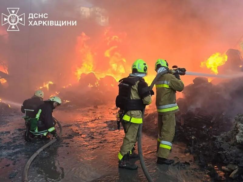 Терористи з Росії знову атакували цивільні населені пункти: вночі зафіксовано вибухи, а також активність систем протиповітряної оборони.