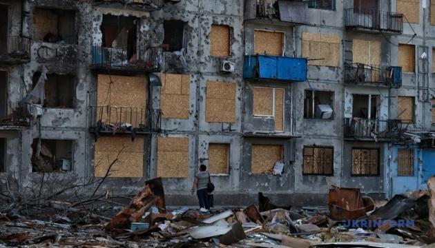 Добропілля: вікна закриті фанерними листами, а вода подається за графіком.