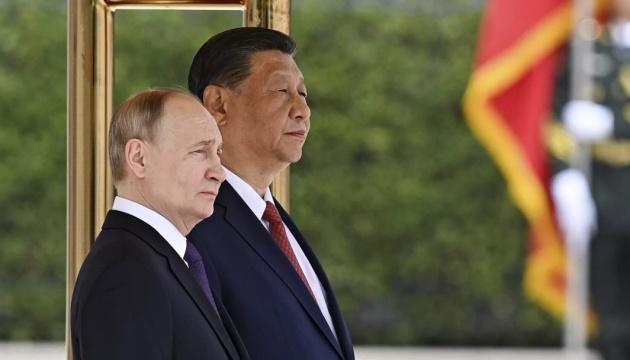 Путін не зміг продемонструвати військові досягнення Росії під час параду 9 травня, згідно з інформацією ISW.