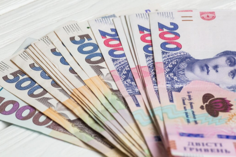 Благодійний фонд виплачує українцям по 1200 гривень для підтримки пенсіонерів.