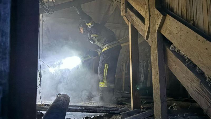 У Дніпропетровській області в результаті потужної нічної атаки постраждали підприємства, житлові будинки та автозаправні станції, повідомив Лисак.