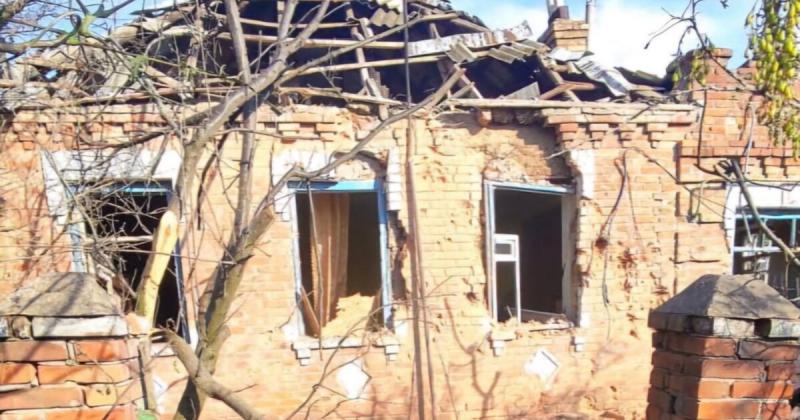Російські війська завдали удару по рятувальникам у Нікополі, внаслідок чого постраждали троє осіб, повідомляє ДСНС.