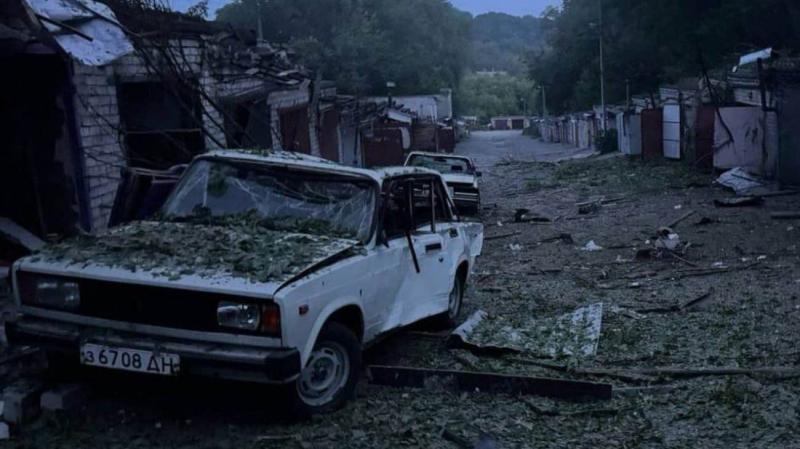 У Дніпрі внаслідок російського обстрілу постраждали дві жінки, а також зазнала ушкоджень інфраструктура.