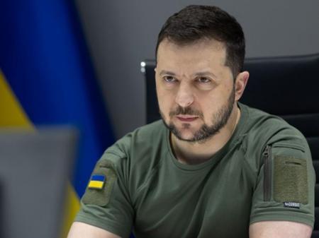 Рейтинг Зеленського трохи впав після стрімкого підйому.