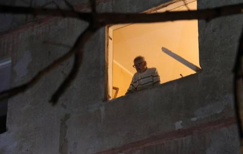 Окупантські сили атакували Дніпропетровську область: вогонь знищив житлові будівлі та автомобілі, є жертва, а серед постраждалих – дитина.