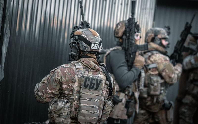 У Полтавській області Служба безпеки України затримала підлітка, який націлював ракети на Дніпро.