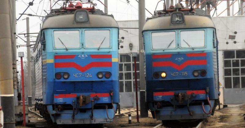 У Дніпропетровській області російські війська вразили електровоз, внаслідок чого є жертви.