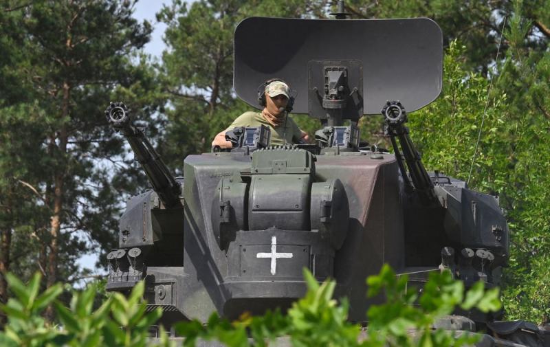 Більше 200 безпілотників та близько тридцяти ракет за ніч: як система протиповітряної оборони успішно відбила атаку супротивника.