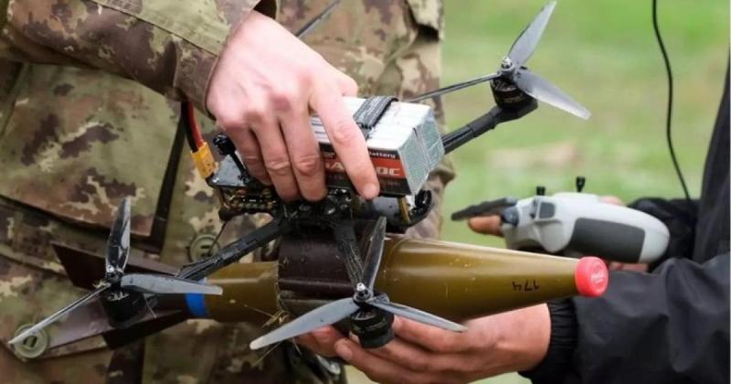 Бої за Торецьк: оператори безпілотників ЗСУ завдали удару по позиціях російських військ - дивіться відео.