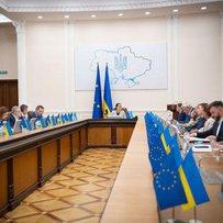 Держава зобов'язана підтримувати своїх громадян.