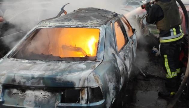 Російські військові здійснили обстріл двох районів Дніпропетровської області, внаслідок чого постраждали житлові будівлі та інфраструктурні об'єкти.