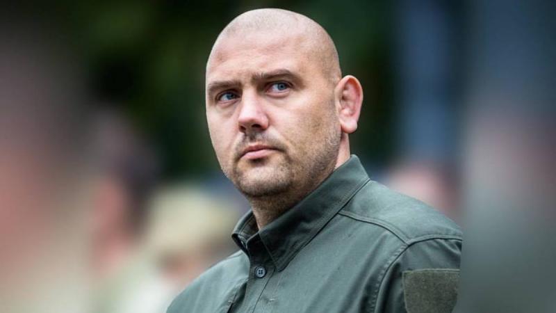 Окупанти здійснили напад на мікроавтобус за допомогою дрона в Дніпропетровській області, внаслідок чого є жертви.