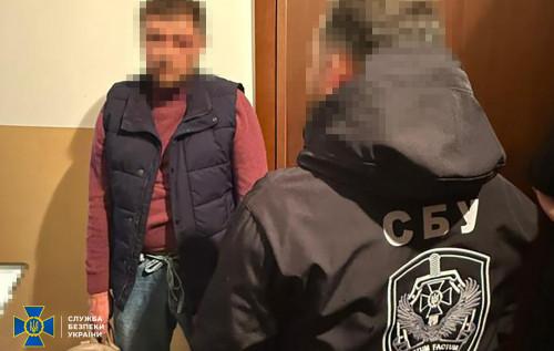 Служба безпеки України та Національна поліція виявили 12 осіб, які були частиною наркосиндикату, що здійснював продаж тяжких психотропних речовин в різних областях країни.