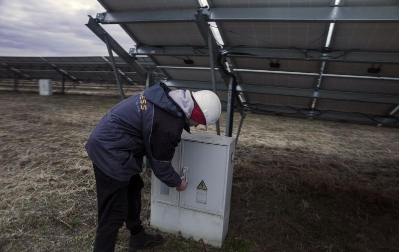 Де сьогодні немає електрики: які регіони відчувають аварійні відключення, а в яких місцях діє запланований графік відключень.