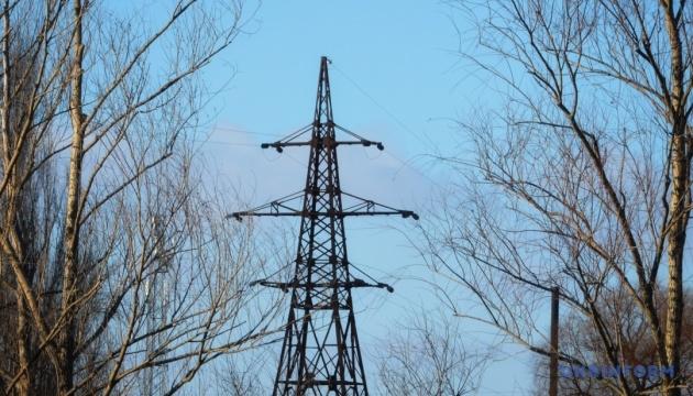 Сьогодні у 12 областях України впроваджені графіки відключень електроенергії, повідомляє Укренерго.