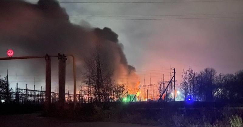 Безпілотники вразили енергетичний об'єкт, що забезпечує електрикою Москву - відеозапис.