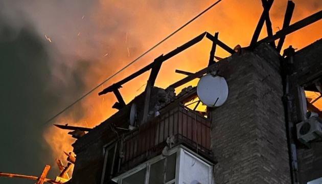 Противник атакував Кам'янське за допомогою безпілотників, унаслідок чого постраждали вісім людей.