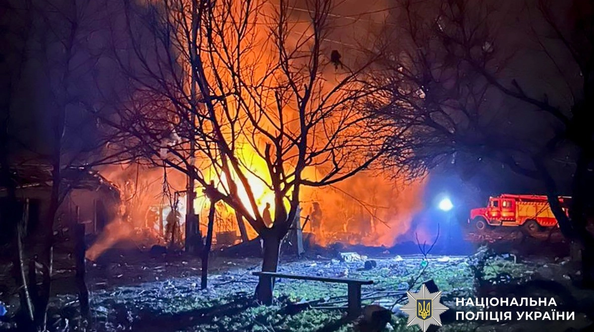 Нічна атака дронів з боку Росії призвела до поранень, а також завдала шкоди цивільній інфраструктурі в кількох регіонах.