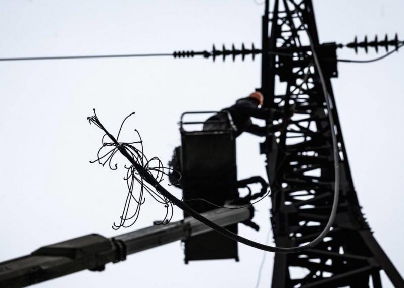 Російські війська вчинили напади на енергетичні установки в трьох регіонах.