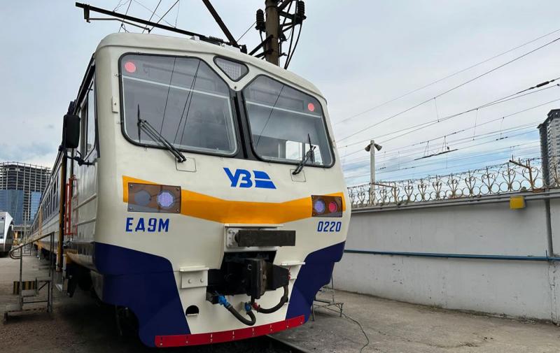 Тепер ви можете придбати квитки на електрички через інтернет: як функціонує новий сервіс УЗ.