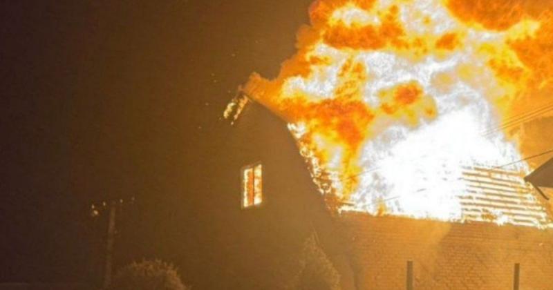 Російські сили здійснили напад на Дніпропетровську область: внаслідок атаки постраждали заклад харчування, житлові будинки та автомобілі, повідомляє влада.