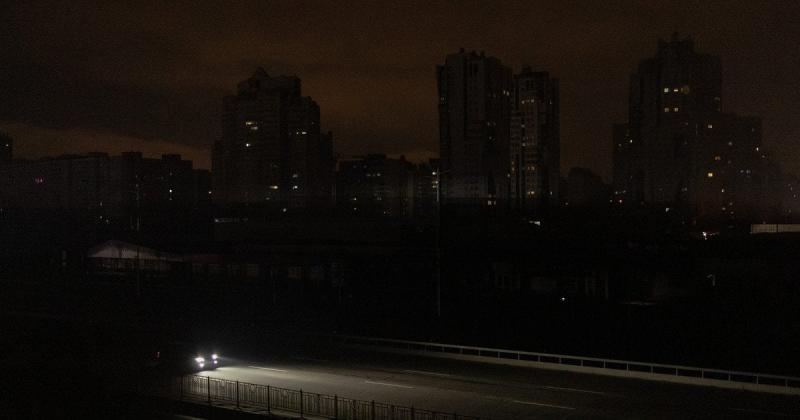 У багатьох областях знову запровадять вимкнення електроенергії: які графіки діятимуть 19 грудня.