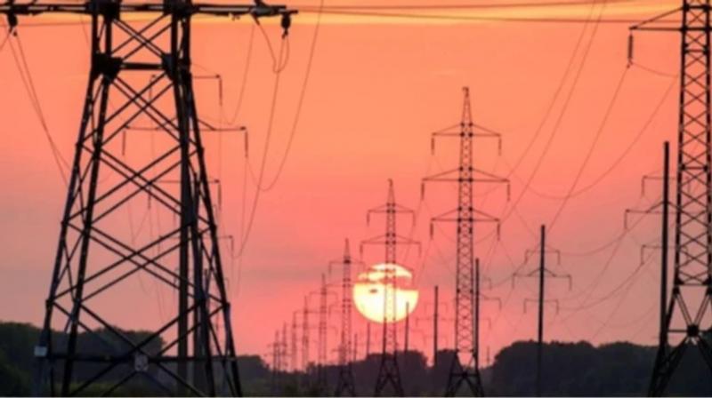 Вночі в Україні зазнали атак з боку російських сил, які націлилися на енергетичні інфраструктури в чотирьох регіонах.