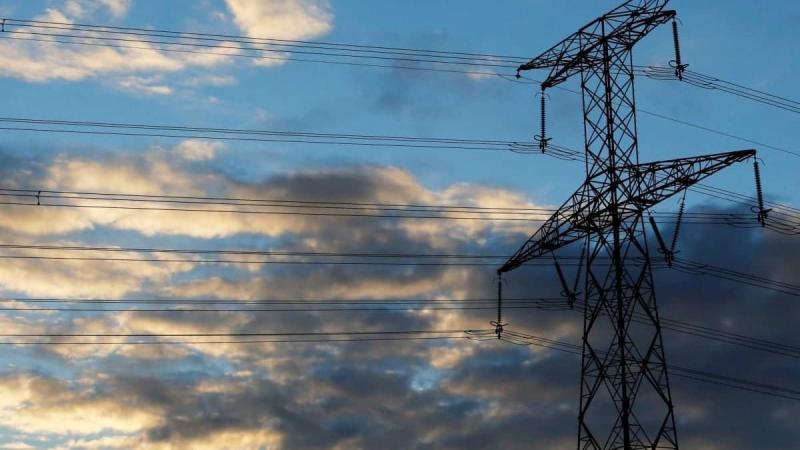 Росія вночі здійснила атаки на енергетичні об'єкти в п'яти регіонах, частина споживачів, які залишилися без електрики, вже отримала живлення - повідомляє Міністерство енергетики.