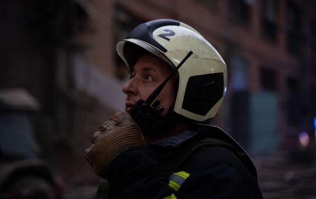 У Святошинському районі Києва частини об'єктів приземлилися на житлову будівлю.