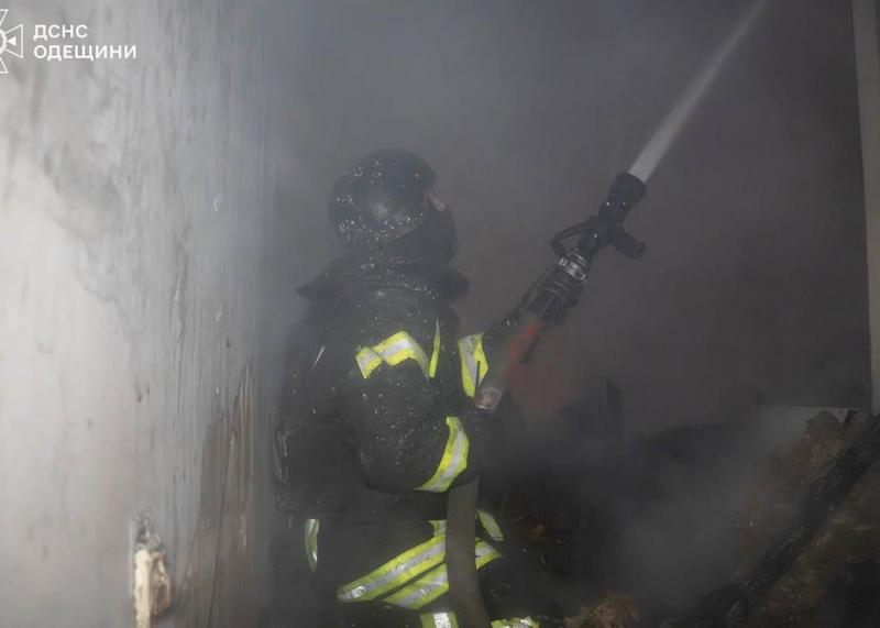 Удар по Одесі: постраждали ліцей та житловий будинок.