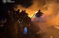 Вони вже ліквідували вогонь і збиралися розходитися. Це свідчення очевидця, який допомагав рятувальникам після вибуху на Позняках.