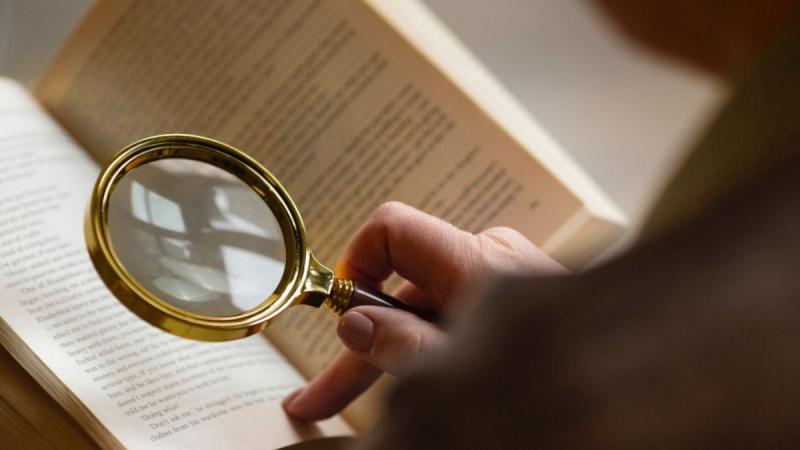 Прізвища, що складаються з однієї літери - це перелік найкоротших прізвищ в Україні.