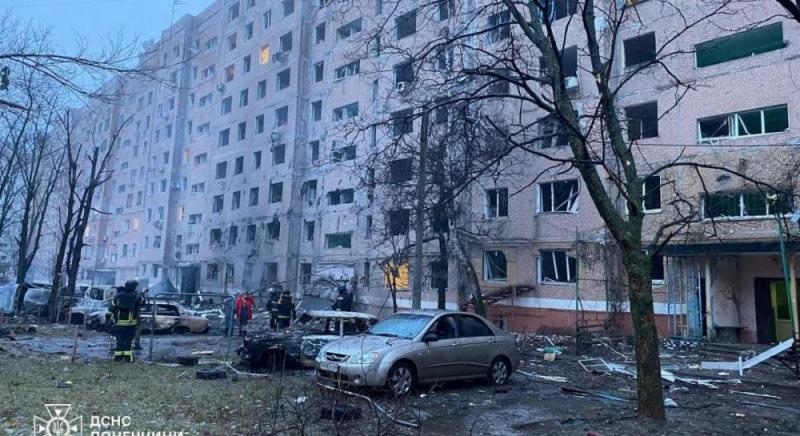 Російські війська здійснили авіаудар по житловому сектору Краматорська, внаслідок чого одна особа загинула, а також є постраждалі.