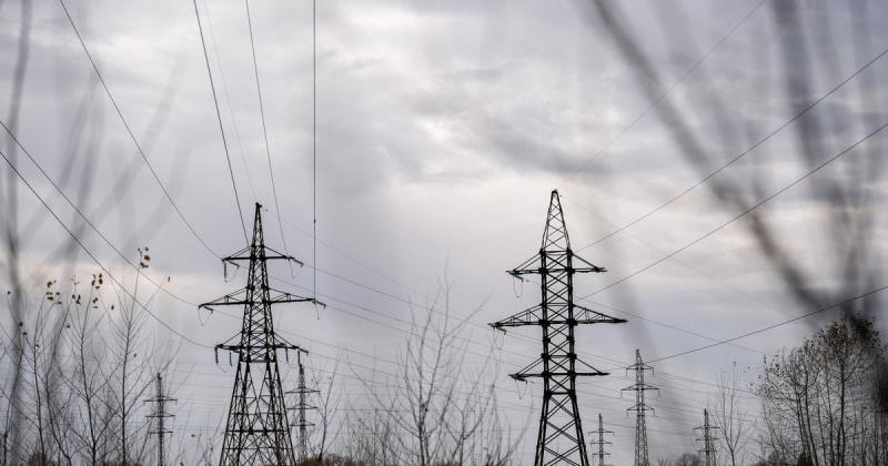 В Україні запроваджено нові аварійні вимкнення електроенергії: графіки не виконуються в трьох регіонах.