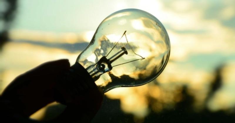 Удар Росії по енергетичній інфраструктурі України спричинив відключення електроенергії в чотирьох регіонах. -- online.ua