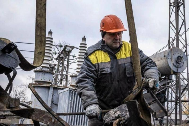 Стан енергетичного сектору: відключення тривають, проте спостерігається позитивна динаміка.