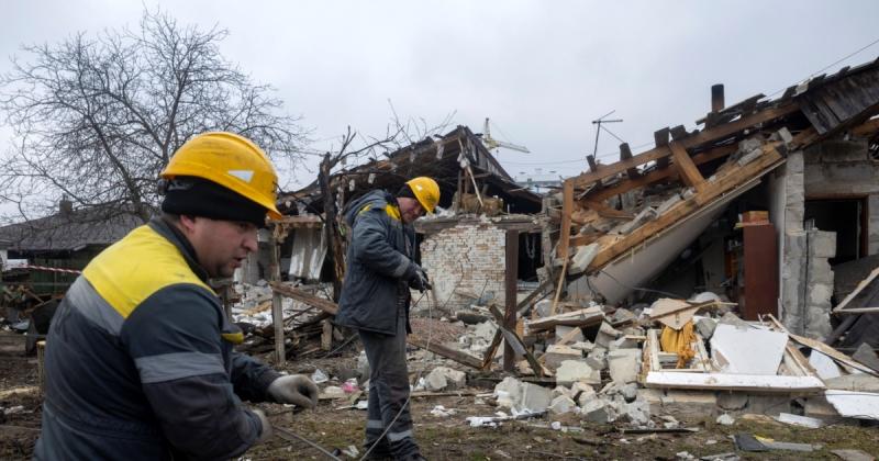Міністерство енергетики повідомляє, що внаслідок ударів з боку Росії спостерігаються відключення електропостачання в п'яти регіонах.