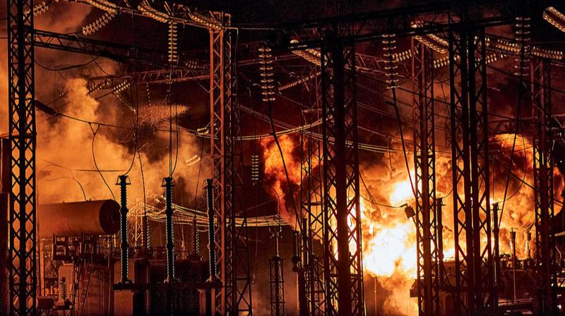 Масштабна атака спричинила відключення електроенергії в шести регіонах України.